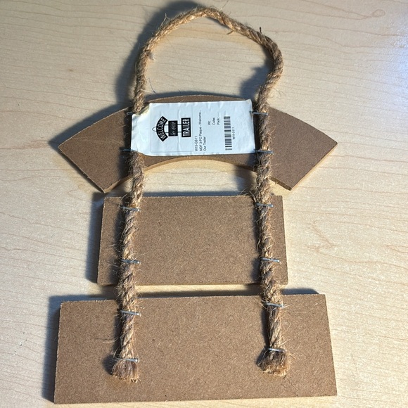 Welcome To Our Trailer sign - Picture 2 of 3